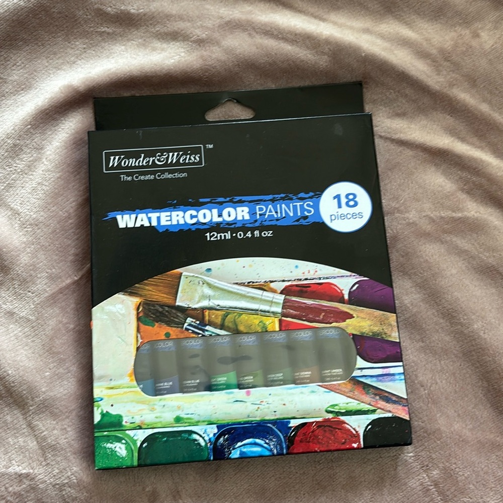 18 piece watercolor paints